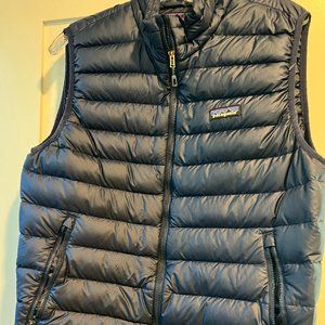 Patagonia size medium men's down vest navy